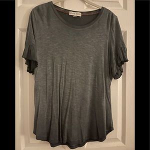 🆕 Ruffled sleeve shirt